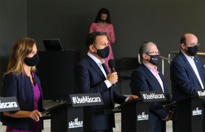 Governo de SP vai testar 19,3 mil alunos e profissionais da Educação