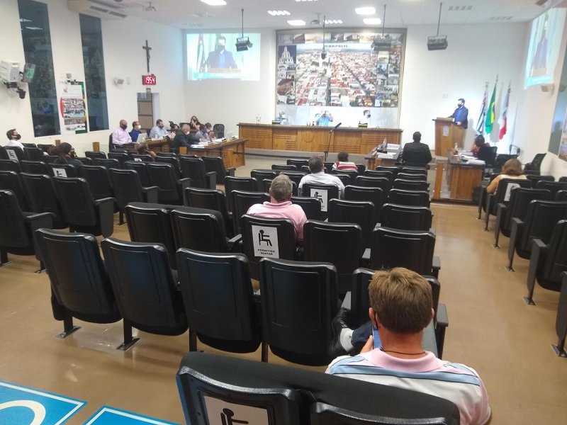Câmara aprova Comissão Processante contra o prefeito Célio de Oliveira