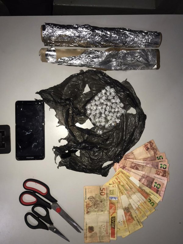 Lavrador é preso quando vendia crack para professor