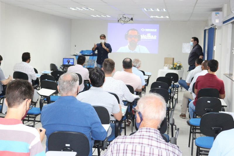 Desenvolve Prefeitos: Encontro virtual reúne prefeitos da região para apresentação de linhas de crédito 