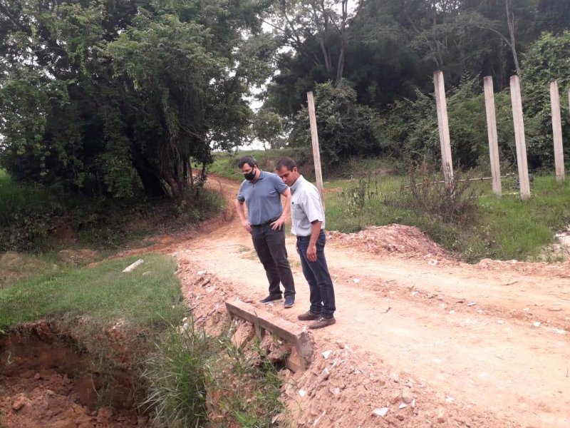 Secretaria de Obras recupera ponte de acesso ao bairro Bonito