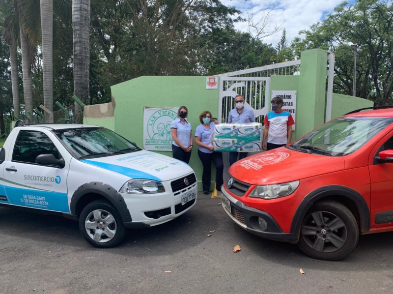 Sincomercio doa fraldas ao Lar Vicentino e ao Hospital Espirita 