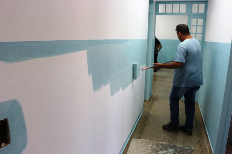 Prédio do Ceim/Emei Sílvia Covas passa por pintura geral