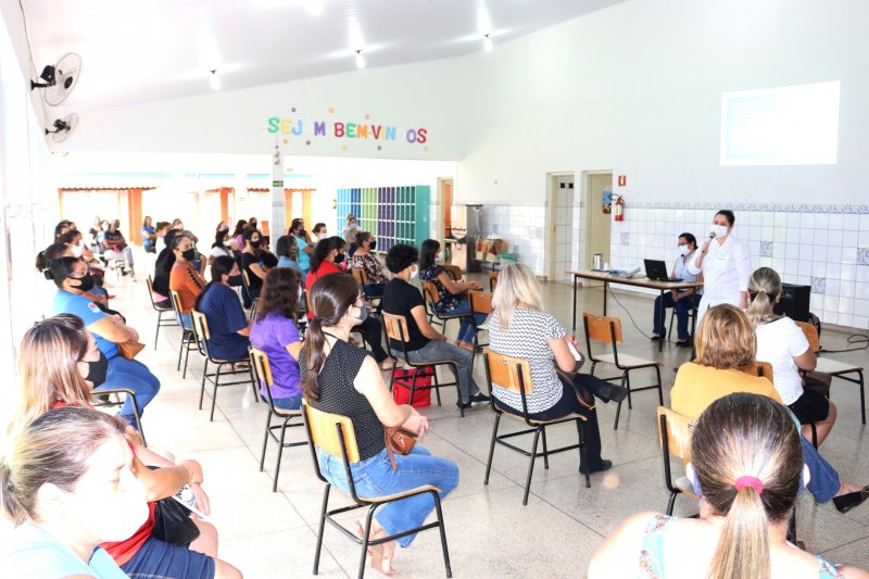Covid-19: Educadores das creches participam de formação