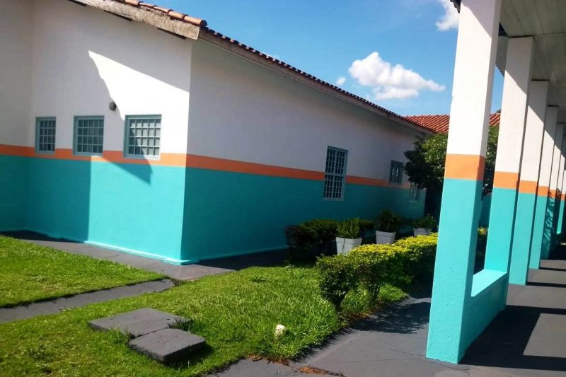 Secretaria de Obras executa reparos e pintura em unidades escolares