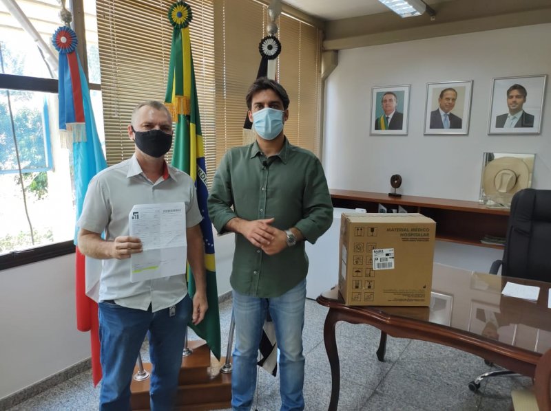 Sincomércio entrega monitor para a Santa Casa