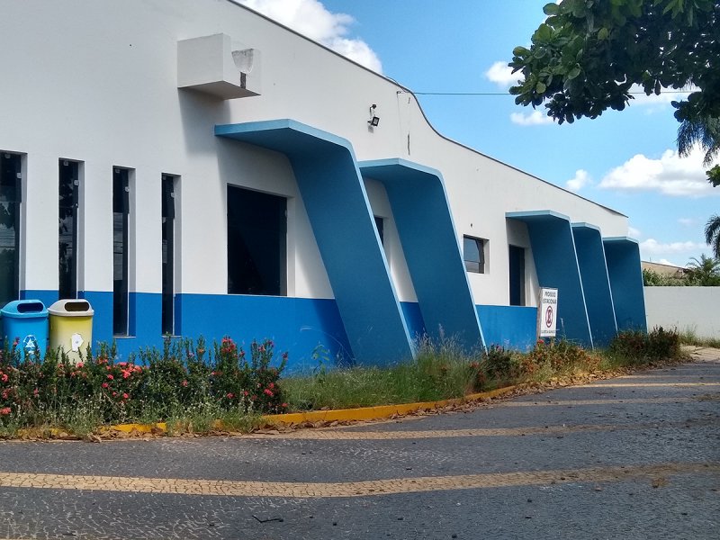 Combate à Covid: Prédio é ofertado para receber estrutura hospitalar