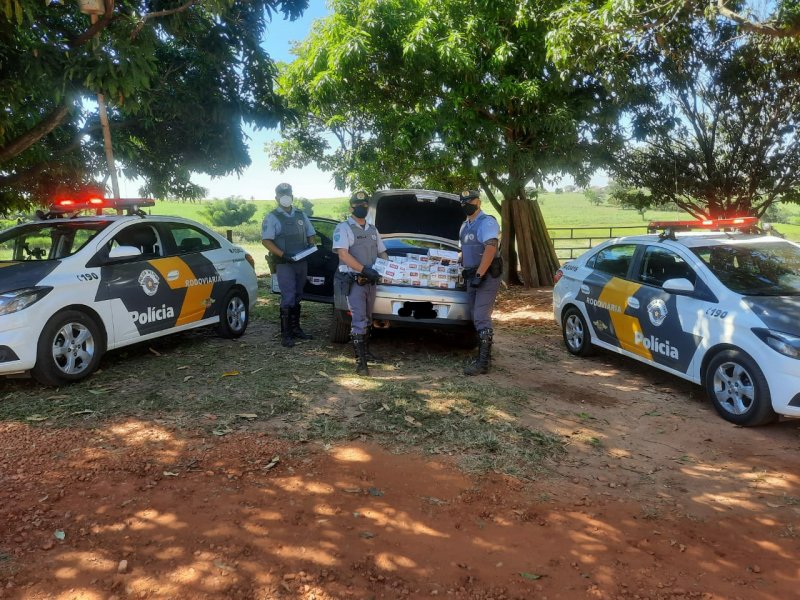 PM Rodoviária apreende 10 mil maços de cigarros