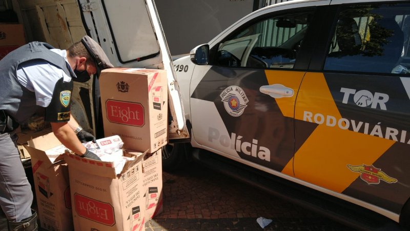 Homem é preso por contrabando de cigarros