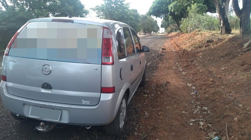 Autônomo é rendido por bandidos e tem carro roubado