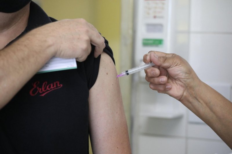Estado de SP vacina 53% da população adulta contra a Covid-19