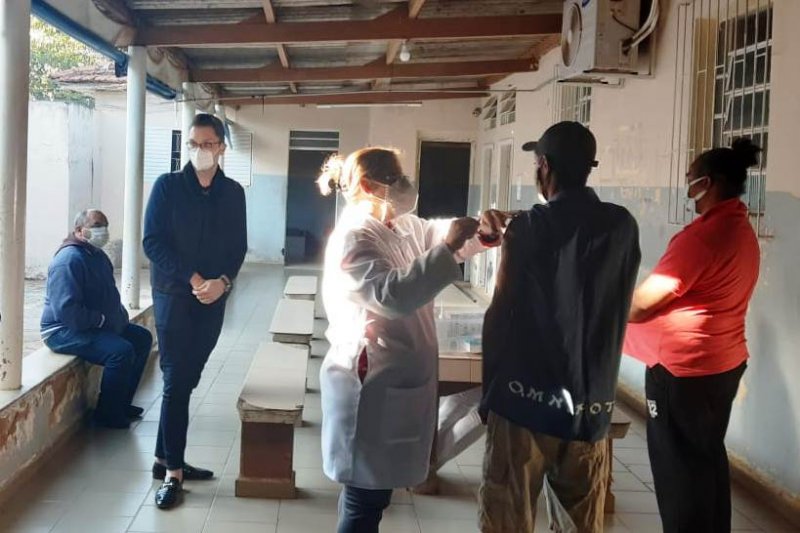 Penápolis realiza vacinação contra Covid-19 da população em situação de rua