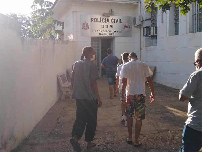 Denúncia de maus-tratos: Polícia fecha clínica clandestina de reabilitação