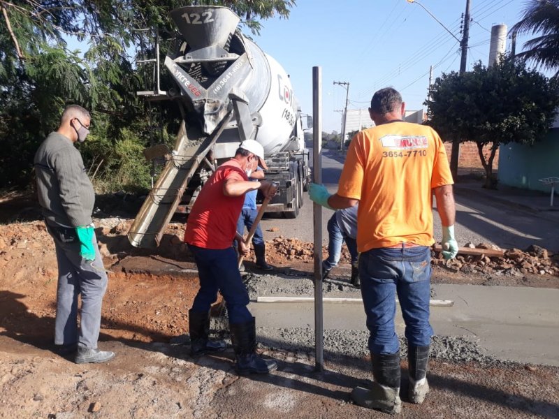 Região do Pereirinha: Bacias coletoras de águas são construídas em avenida