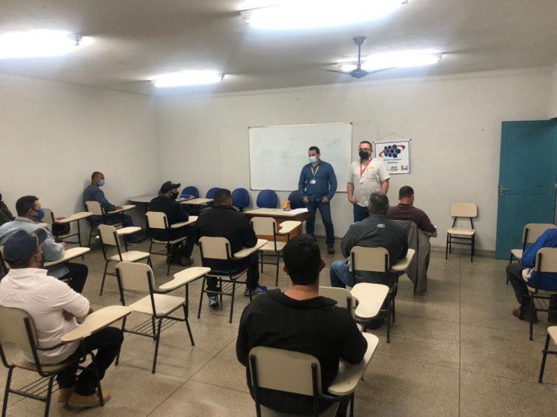 Inscritos no curso de motorista canavieiro passam por processo seletivo