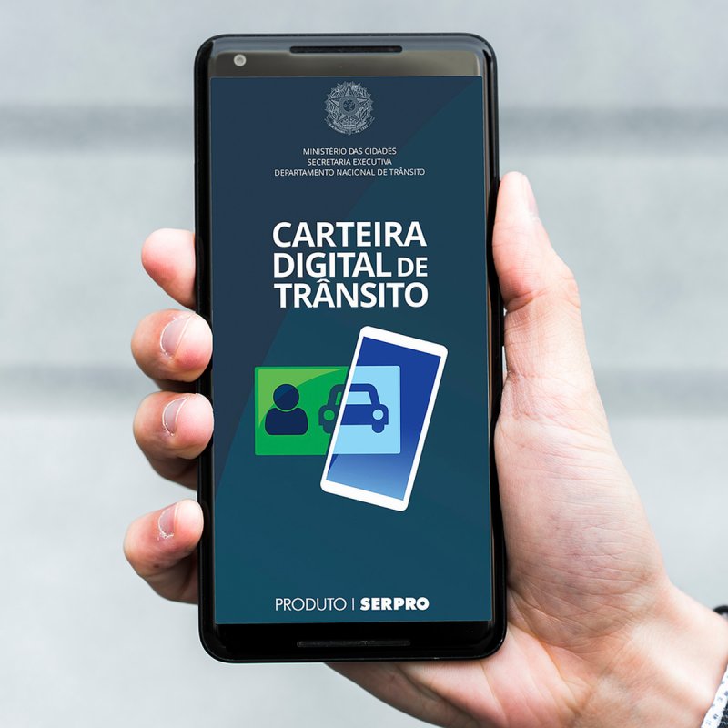 Canais digitais do Poupatempo disponibilizam opção para renovar CNH de forma online