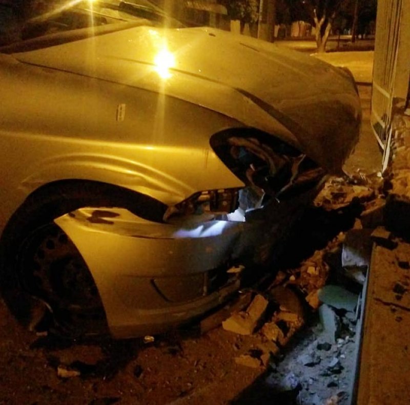 Acidente: Homem é detido por embriaguez ao volante