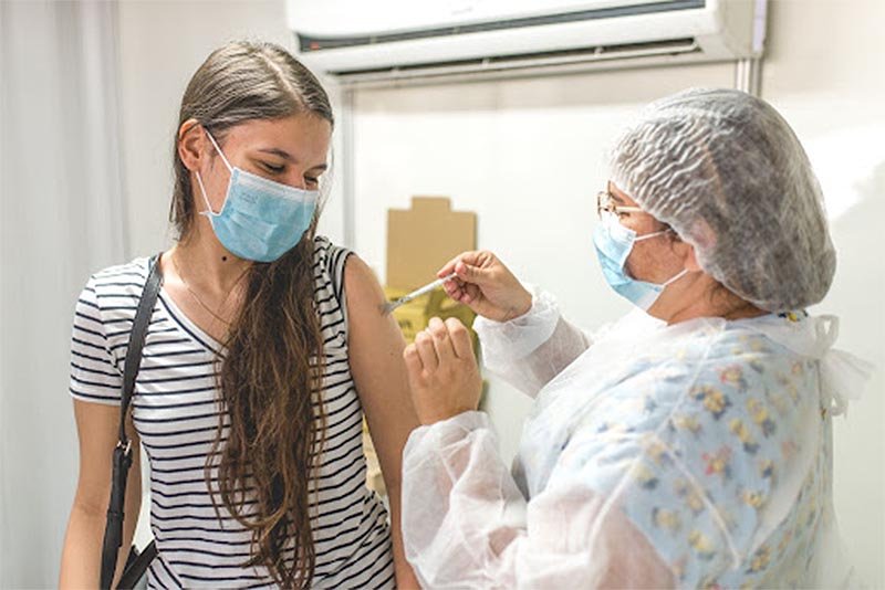 Penápolis inicia vacinação contra Covid para adolescentes com 16 anos