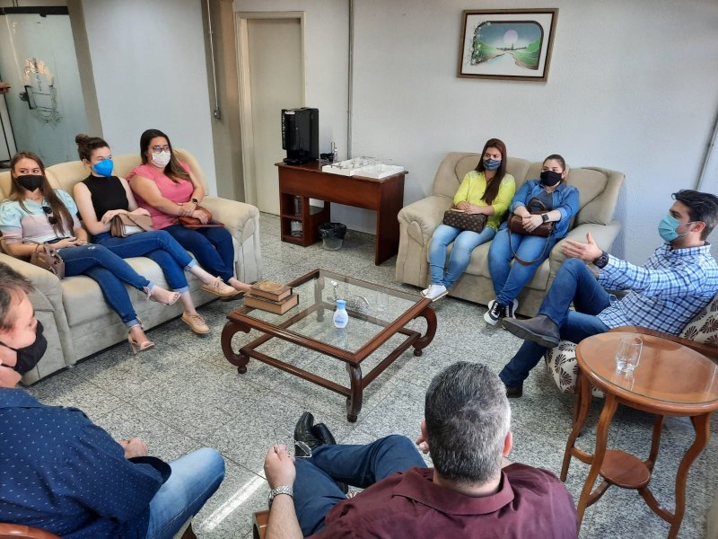 Profissionais do Núcleo Pós Covid assinam contrato de trabalho
