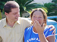 Sorteados recebem prêmios do comércio hoje