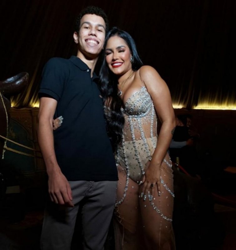 Coluna Destaque: Mayck em Dubai Party
