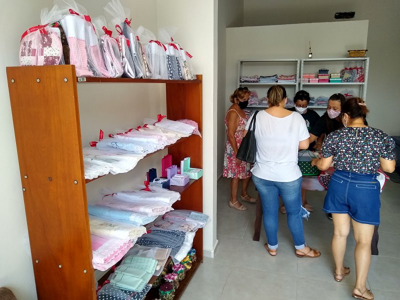 Solidariedade: Bazar beneficente é promovido em prol da APAE