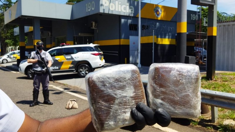 Policiais do TOR prendem jovem transportando crack