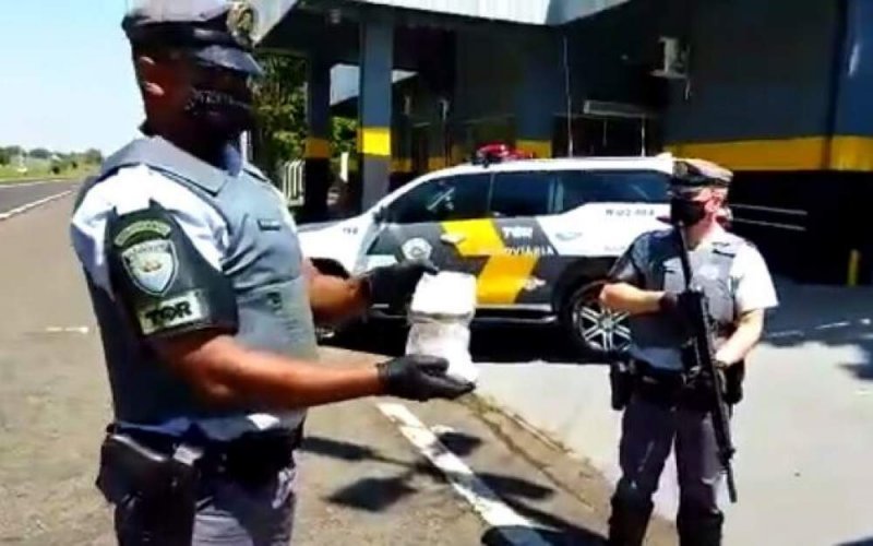 Jovem presa transportando crack é solta pela Justiça