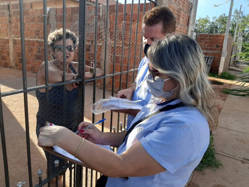 Daep realiza educação ambiental sobre o descarte de resíduos em containers