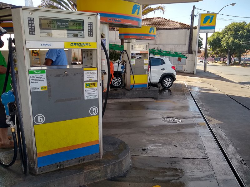 Gasolina: Petrobras reduz preço e valor é esperado nas bombas