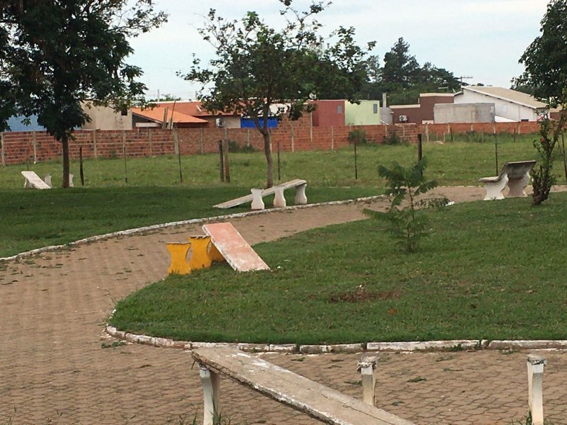 Comarca: Vandalismo em praça de Avanhandava