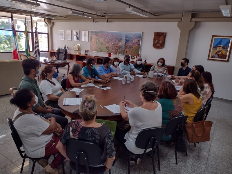 Servidores municipais e Prefeitura iniciam discussões para reajustes salariais em 2022