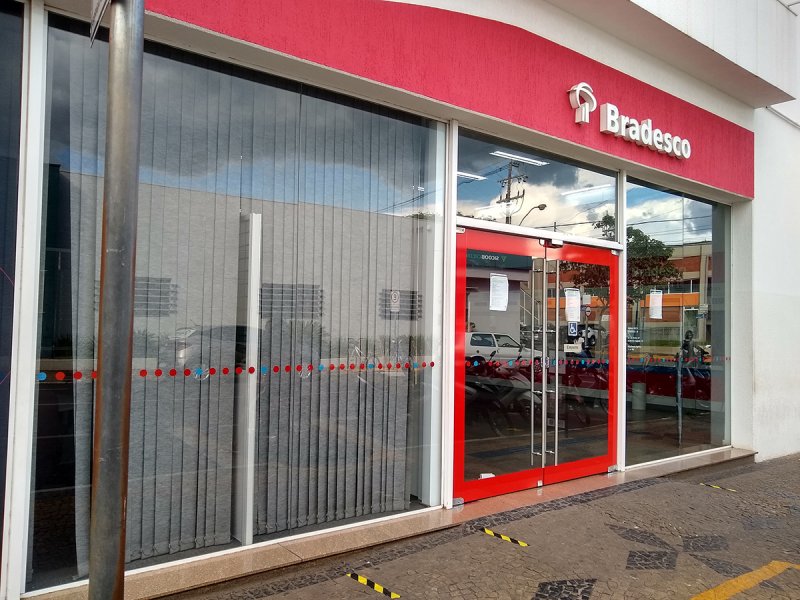 Agência do Bradesco de Penápolis é fechada por causa da Covid-19