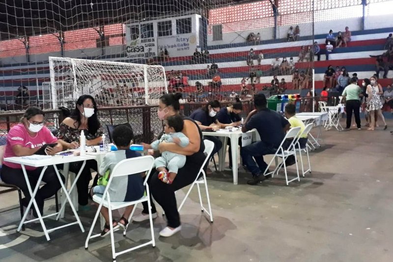 Plantão vacina 221 crianças contra a Covid-19
