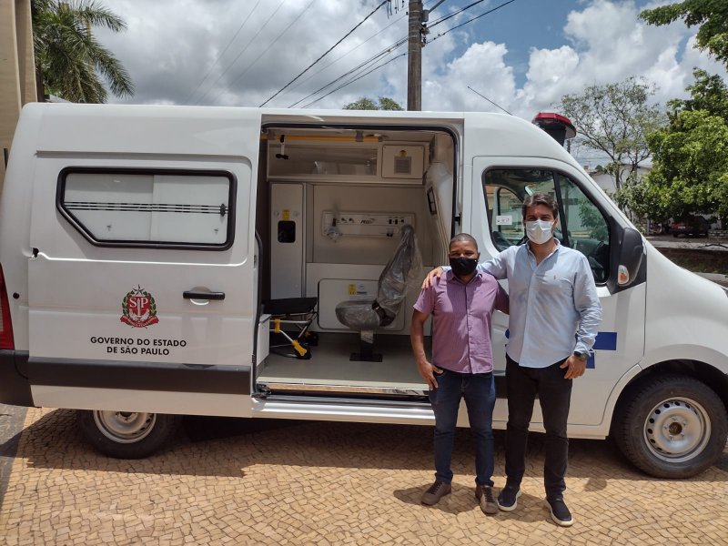 Saúde: Cidade recebe nova ambulância para atendimento