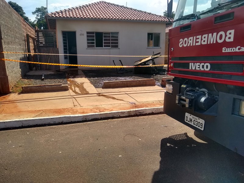 Incêndio destrói casa no Marco Guerreiro