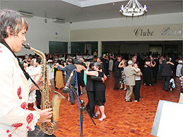 Reinauguração no CP resgata baile de gala