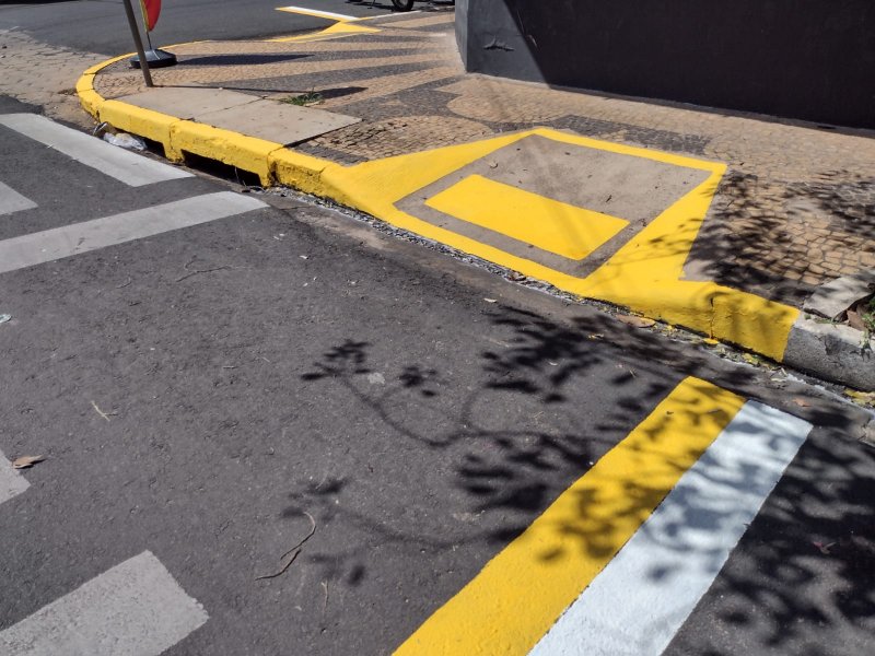 Trânsito reforça sinalização da avenida Bento da Cruz