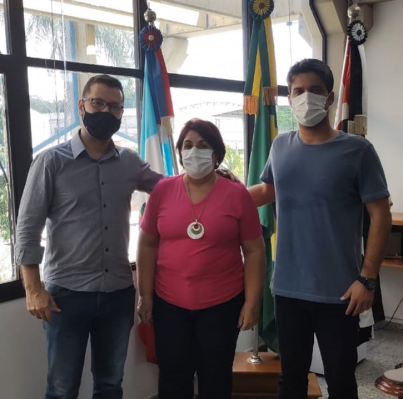 Pasta: Neira Pinheiro assume Secretaria Municipal de Educação