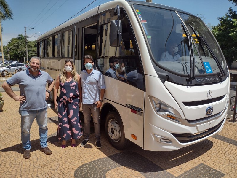 R$ 350 mil: Saúde adquire micro-ônibus para transporte de pacientes