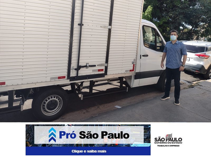 Educação adquire caminhão baú para transporte de materiais 