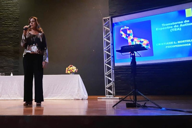 Secretaria de Educação promove palestra sobre Transtorno do Espectro Autista