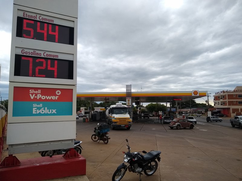 Gasolina e etanol estão mais caros