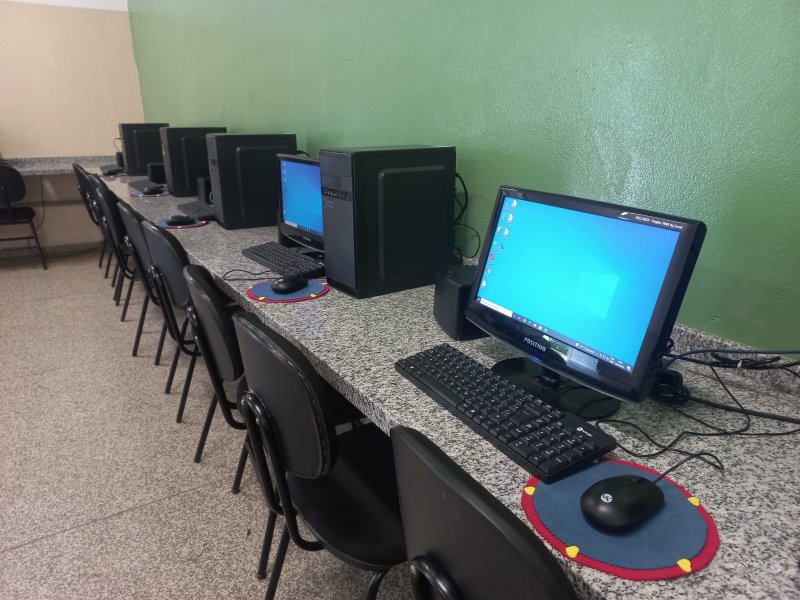 Escolas municipais recebem investimento de mais de R$ 452 mil em informática