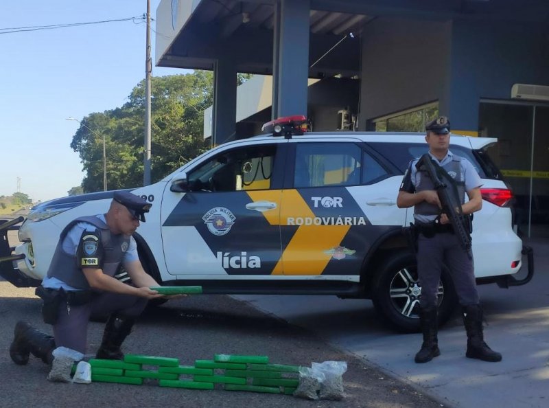 Policiais do TOR prendem auxiliar transportando drogas na Assis