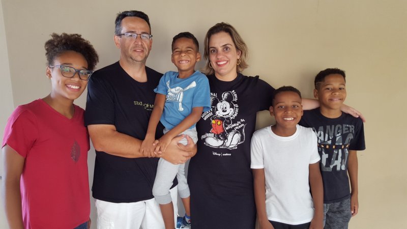 Hoje: Câmara entrega título de 