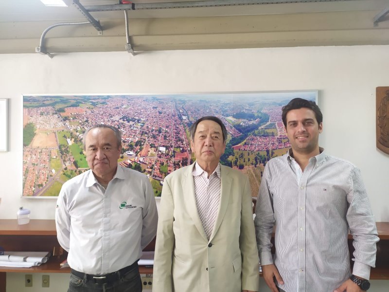 Empreendedorismo: Prefeito recebe visita de presidente da Midori Grupo