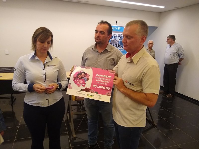 Sincomércio e ACE sorteiam vales-compra de promoção