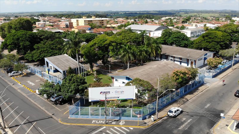 Funepe desenvolve programa de incentivo à Pesquisa Científica