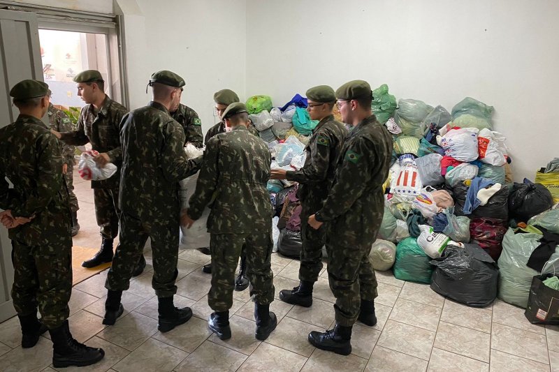 Campanha do Agasalho: Fundo Social recebe mais de 5 mil peças de roupas do Tiro de Guerra 